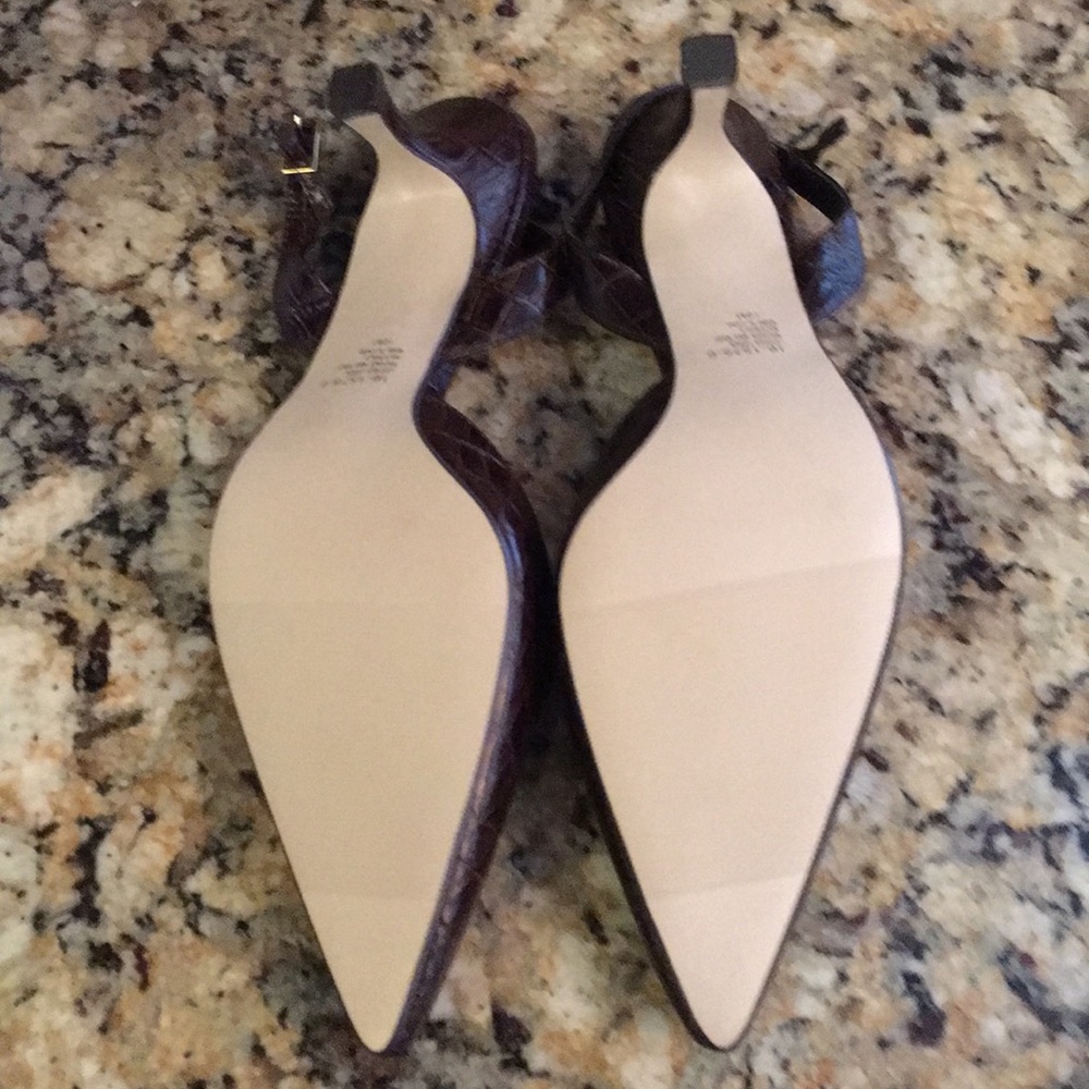 Shoes - Picture 4 of 6